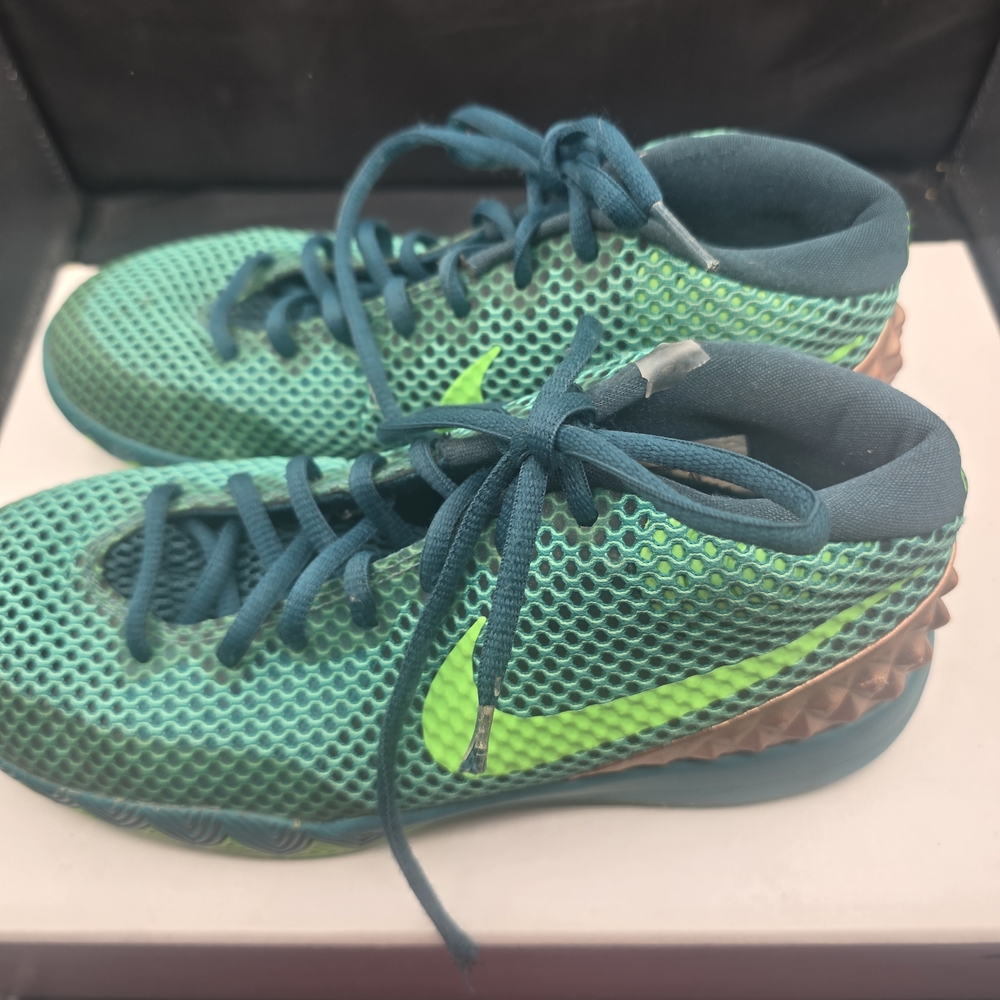 Nike Kids'‎ Green and Lime Sneakers